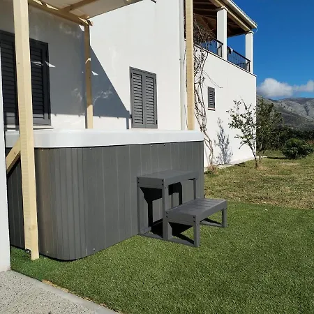 Handi Oasis Charming 6-person Apartment
