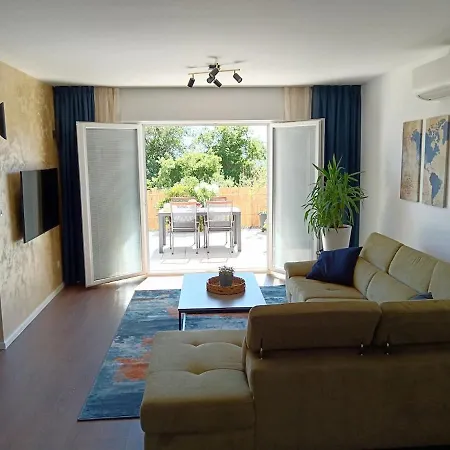 Handi Oasis Charming 6-person *