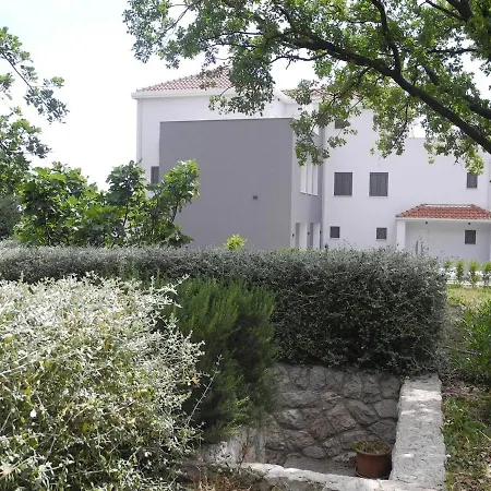 Handi Oasis Charming 6-person Apartment