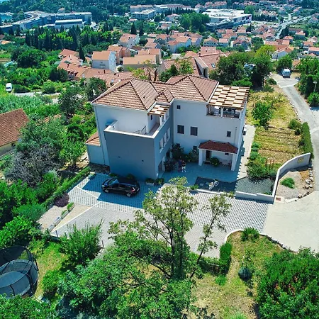 Handi Oasis Charming 6-person Apartment *